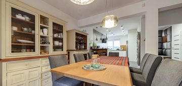 Narożny segment. 6 pokoi. gotowy do wprowadzenia.