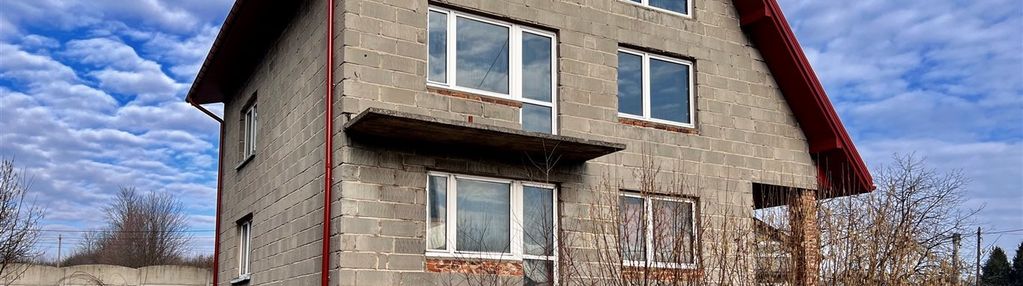 Dom do włąsnego aranżacji na 1,5 h działce.