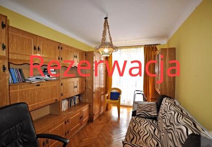 Blok, i piętro, możliwość garażu na osiedlu