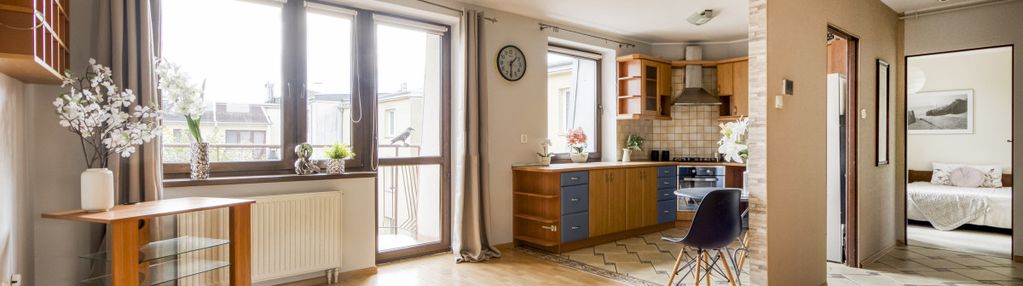 Centrum, ciche 2 pokoje, widna kuchnia, balkon!!!