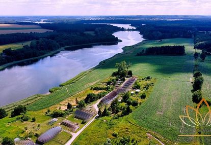 Działka nad jeziorem