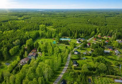 Działka budowlana z linią brzegową rzeki