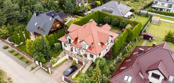 Dom w prestiżowej dzielnicy willowej