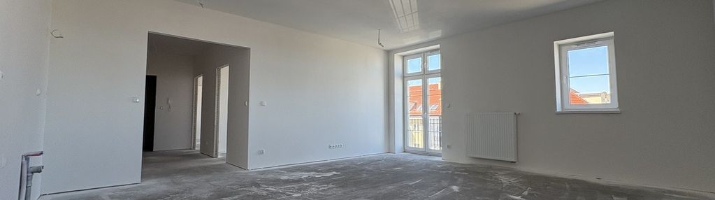 4 pokoje w stanie deweloperskim z balkonem