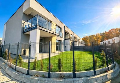 Narożne, ogród 120m2, schowek, przestronne