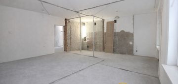 W trakcie remontu ! klimatyzacja, balkon, piwnica