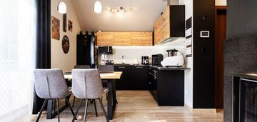 83m2+238m2 ogródek+dwa m. postojowe