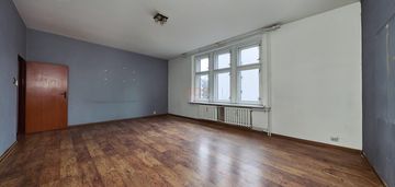Przestronne mieszkanie z możliwością wydzielenia pokoi | piwnica 28 m2