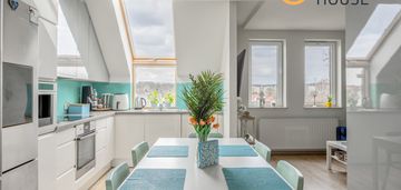 2 poziomowe mieszkanie i 4 pokoje i 2 łazienki