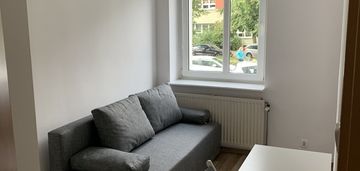 4 niezależne pokoje w centrum (1300 zł osoba)
