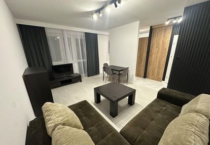 Kawalerka po gen. remoncie. bardzo dobry standard