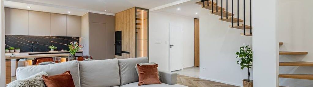 Na sprzedaż apartament dwupoziomowy z ogródkiem