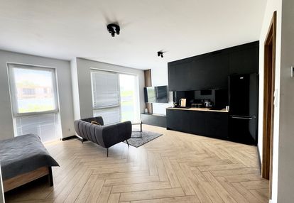2 mieszkania, 3 m. postojowe w cenie, czynsz 120zł