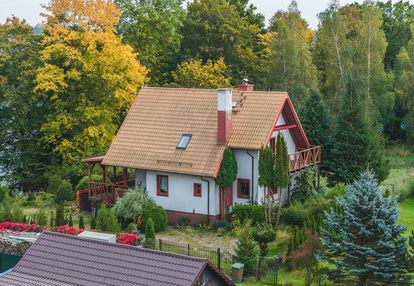 Urokliwy dom z linią brzegową j. pozorty.