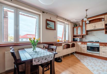 4 pokoje dwa poziomy fikakowo gdynia