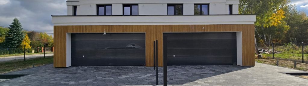 Połowa domu,178m2,podwójny garaż,5 pokoi