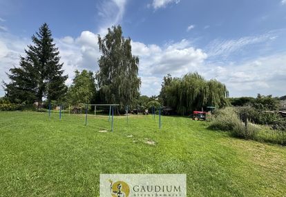 Działka budowlana 754 m² i trumieje