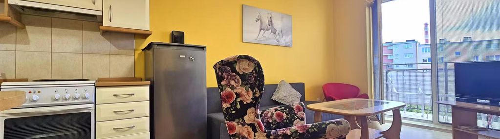 Kawalerka z wydz. sypialnią w centrum z miejscem parkingowym