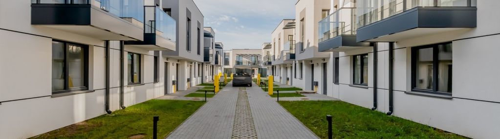 Mieszkania blisko centrum, zabudowa szeregowa