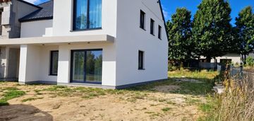 Nowoczesny dom bliźniak 126 m² | banino