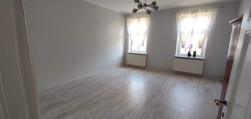 Przestronne i zadbane mieszkanie w centrum