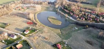 Działka budowlana z linią  brzegową  barkocin