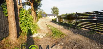 Działka 1067 m2 36x30 okszów