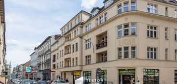 Centrum poznania  +100 m² w kamienicy, półwiejska