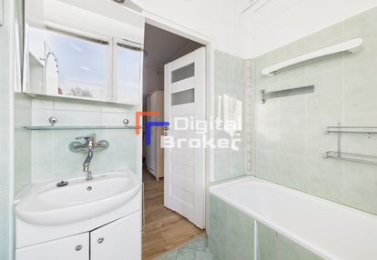 Doświetlone / zamykane osiedle / blok z cegły