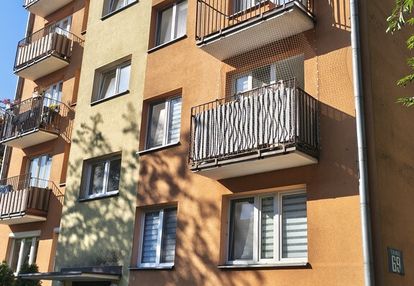 Klasyczne trzypokojowe w centrum