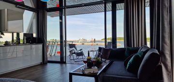 Na sprzedaż: wyjątkowy houseboat w marinie