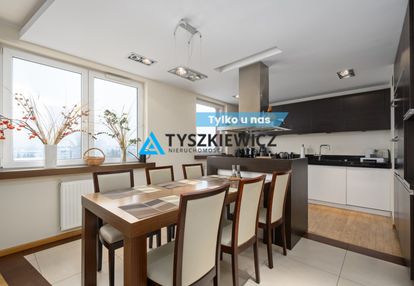 Przestronne, dwupoziomowe mieszkanie rodzinne