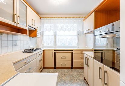 2 pok. oddzielna kuchnia orłowicza, 48,6 m2.