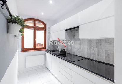 Komfortowe m-3 z miejscem postojowym i piwnicą.