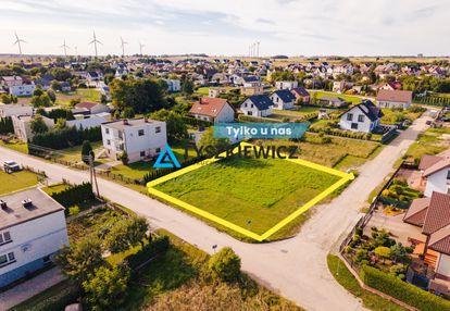 400 metrów w linii prostej od brzegu zatoki puckie