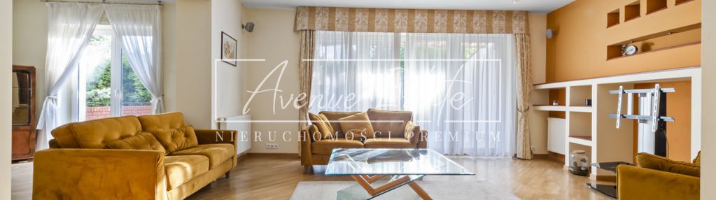 Dom z pięknym ogrodem w pożądanej lokalizacji