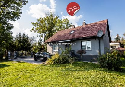 Tyniec, dom po remoncie z tarasem i działką 572 m2