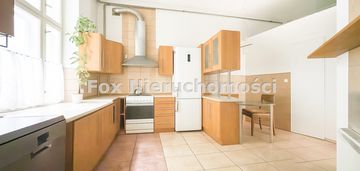 Klimatyczne 3 pokoje w zadbanej kamienicy -centrum