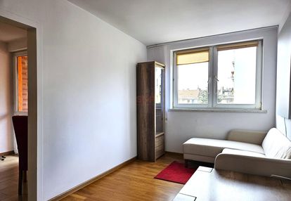 2 pokoje 5 minut od tramwaju
