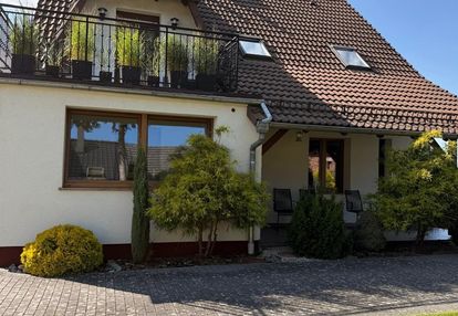 Dom wolnostojący, duża działka. do zamieszkania!