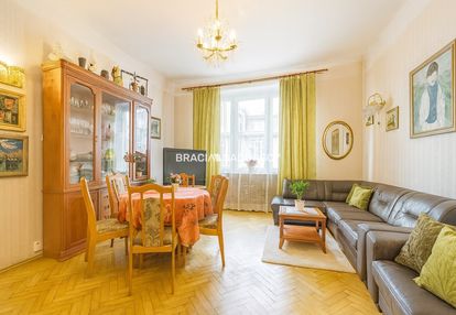 102m2, ścisłe centrum, klimatycznie w kamienicy