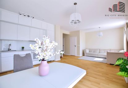 Lublin, kameralny sławin – 76 m², garaż i komórka