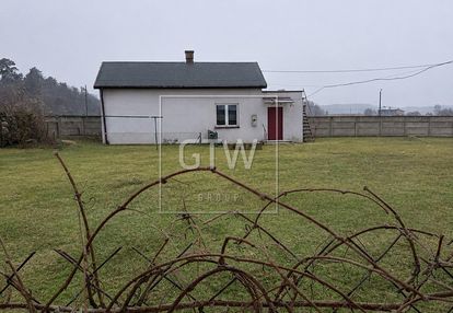 Duża działka 2737 m² z domkiem częstoniew kolonia