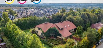 Duży dom (dwie rodziny), działka prawie 8.000 m2