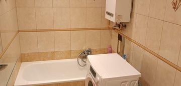 2 pokoje 46,5m2| ii pietro| duży balkon| blisko politechniki|os .sady
