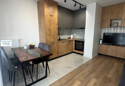 Słoneczne 2 pokojowe mieszkanie w apartamentowcu