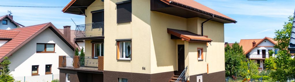 Dom wolnostojący z dwoma niezależnymi wejściami