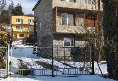 Dwa domy wolnostojące na 11a działce - szczyglice