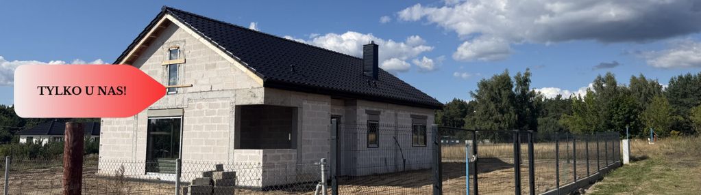 Dom parterowy w stanie surowym zamkniętym.