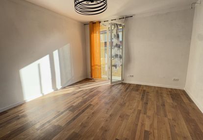 Przestronne dwu pokojowe mieszkanie z balkonem